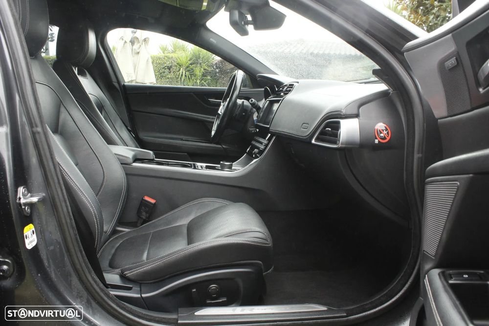 Jaguar XE 2.0 D R-Sport Aut. - 20
