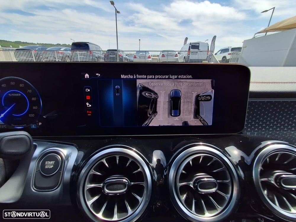 Mercedes-Benz EQB - 17