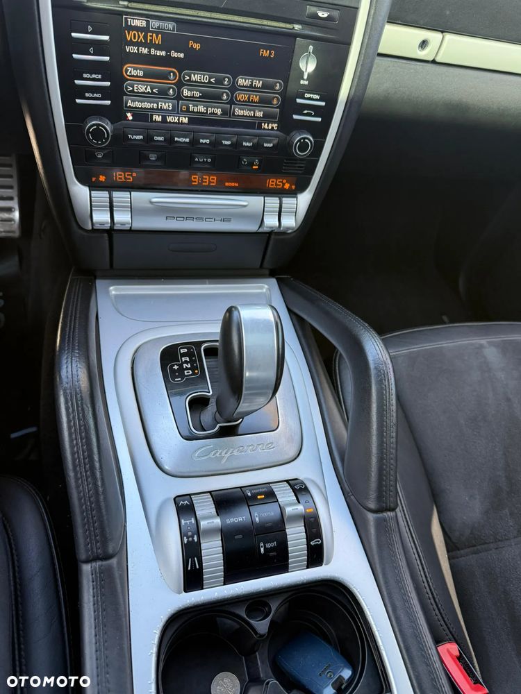 Porsche Cayenne Turbo - 25