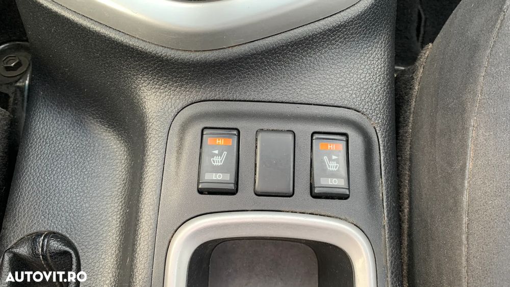 Nissan Navara 2.3 dCi Bi Turbo Double Cab Tekna Aut. - 25