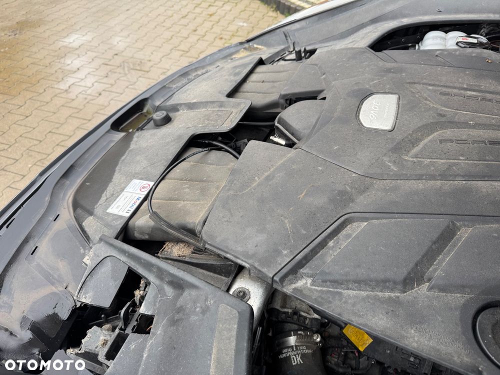 Porsche Cayenne - 22