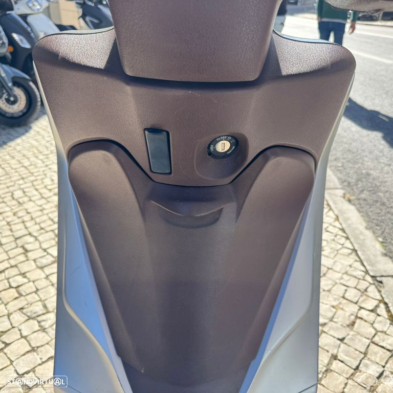 Piaggio Medley 125 - 17