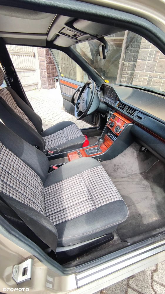 Mercedes-Benz W124 (1984-1993) - 10