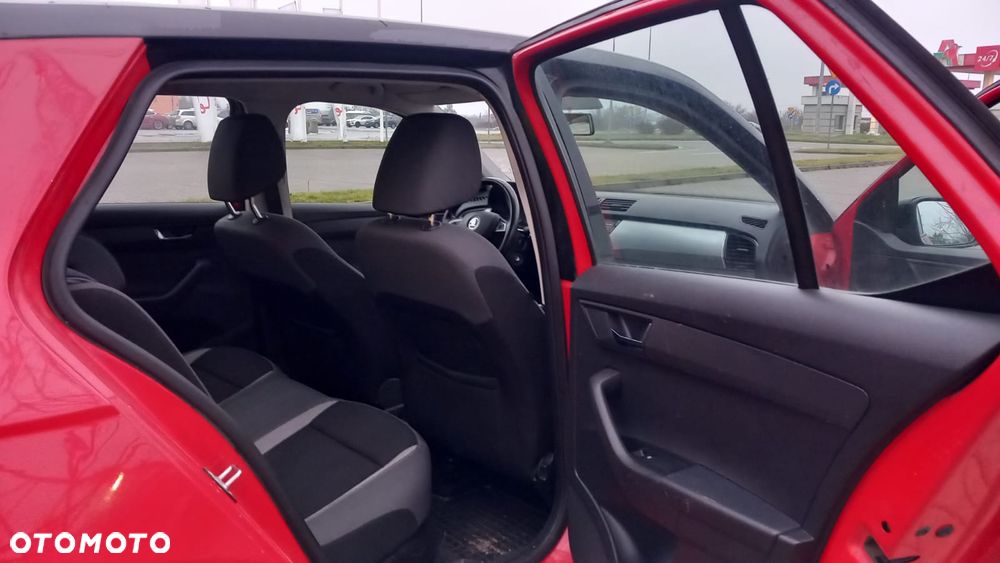 Skoda Fabia 1.0 MPI Cool Edition Red & Grey - 16