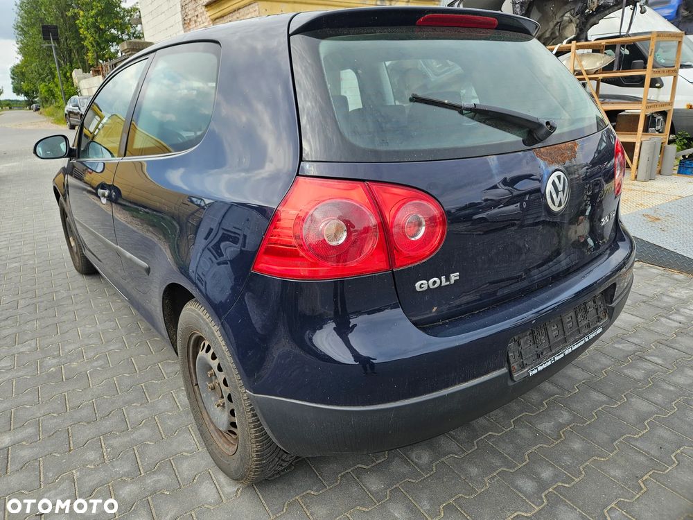 Lampa lewa prawa tył tylna VW Golf 5 V 2006r 3d hatchback w klapę błotnik - 1