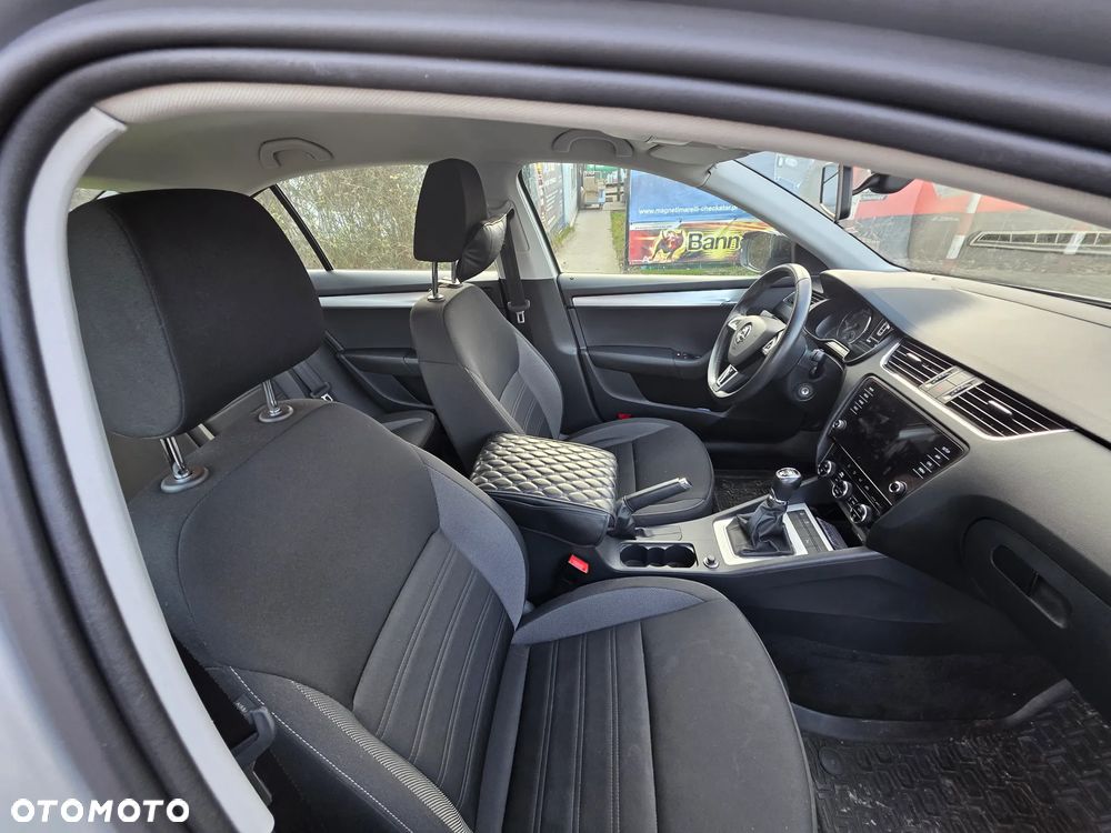 Skoda Octavia 1.5 TSI ACT Ambition - 6