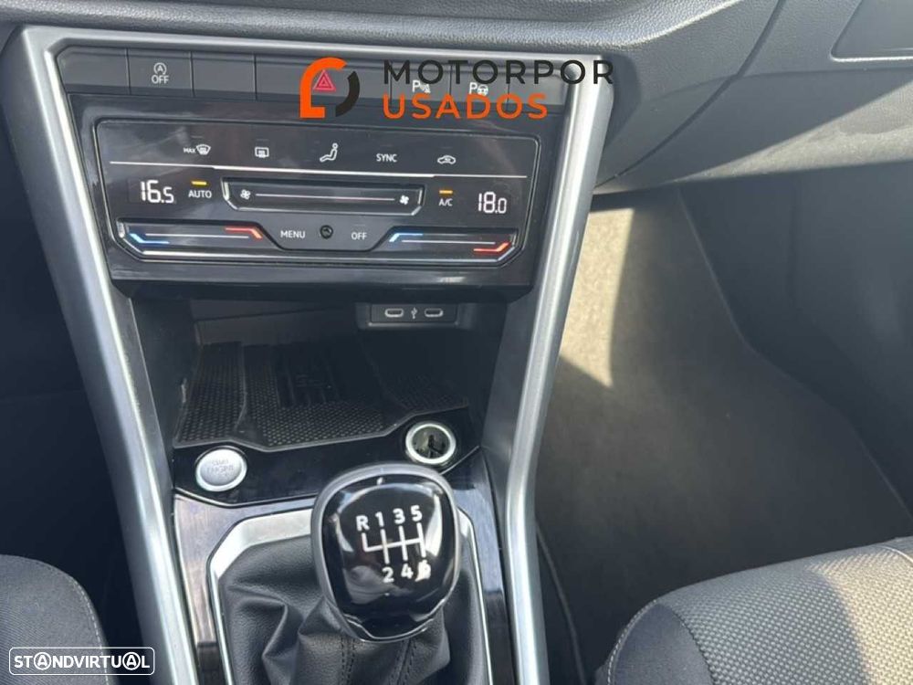 VW T-Roc 1.0 TSI - 12