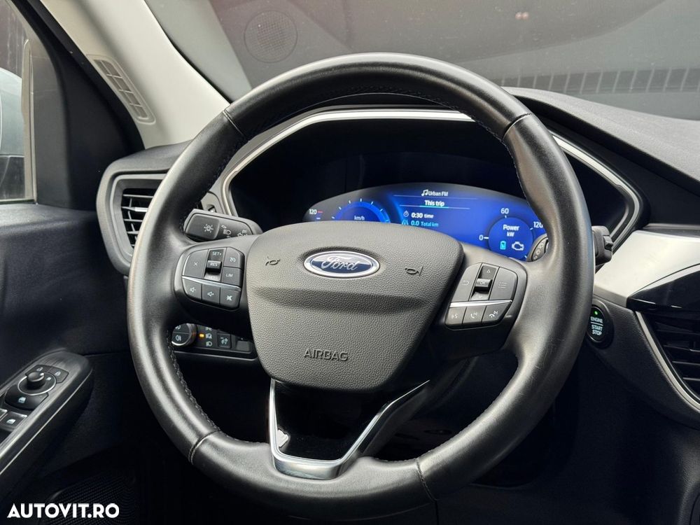 FORD Kuga 2022 — imagine 24
