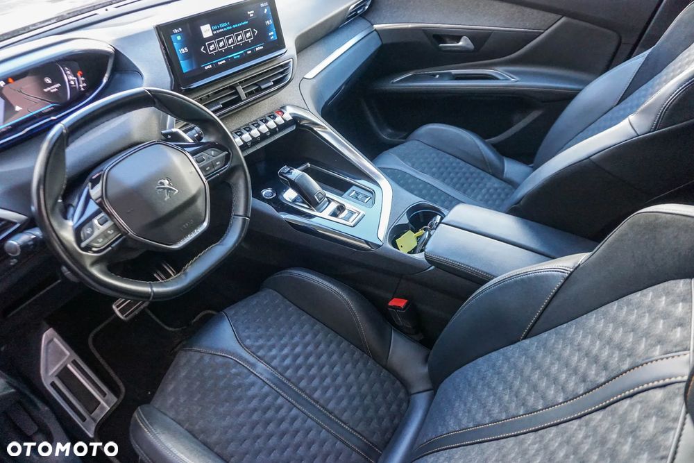 Peugeot 3008 1.2 PureTech Road Trip S&S EAT8 - 24