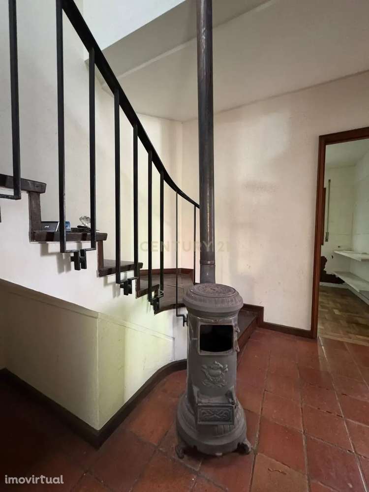 Moradia T3 para arrendamento na Foz do Douro com Amplo Jardim Privativ - Grande imagem: 3/24