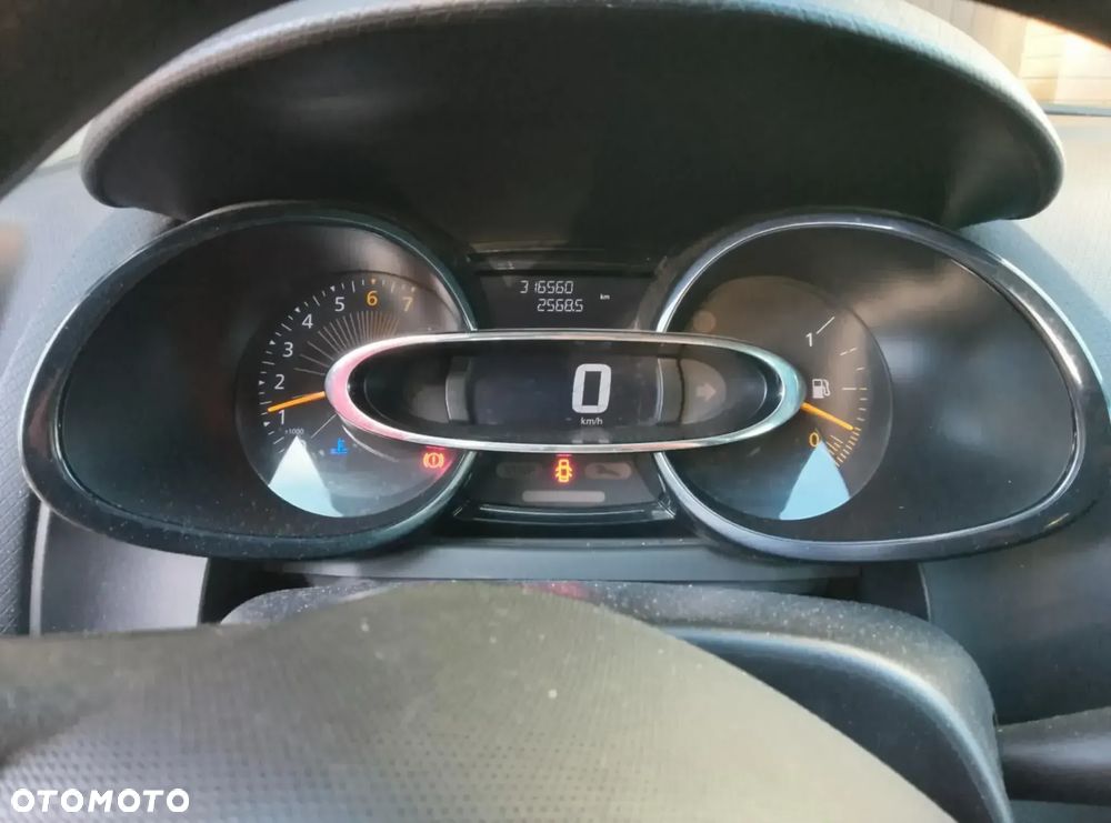 Renault Clio 1.2 16V Alize - 8