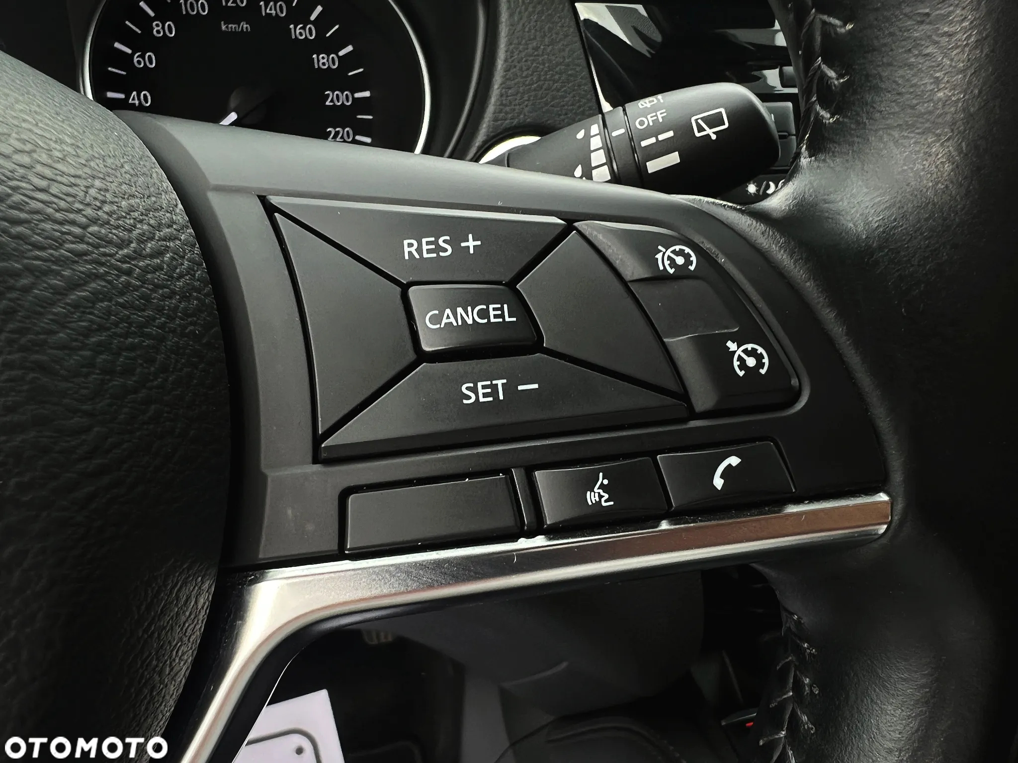Nissan Qashqai 1.3 DIG-T N-Connecta - 33