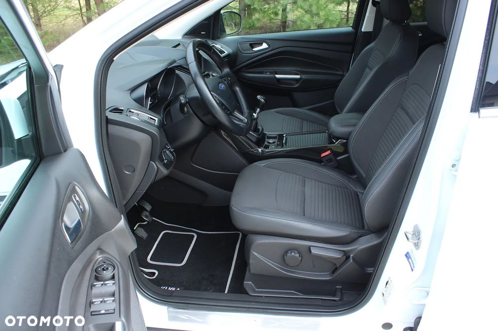 Ford Kuga - 24