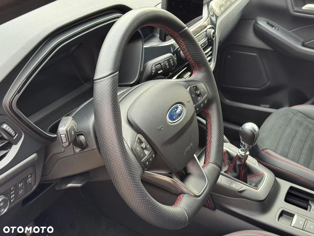 Ford Kuga 1.5 EcoBoost FWD ST-Line X - 16