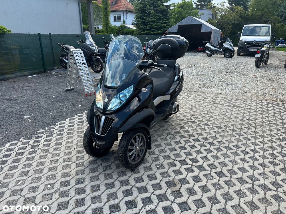 Piaggio MP-3 - 9