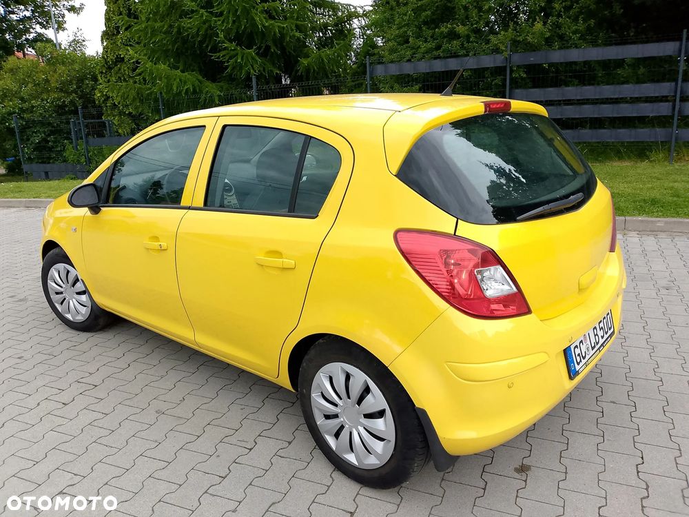 Opel Corsa 1.2 16V Cosmo - 9
