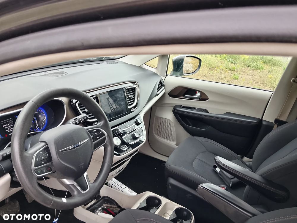 Chrysler Pacifica - 9