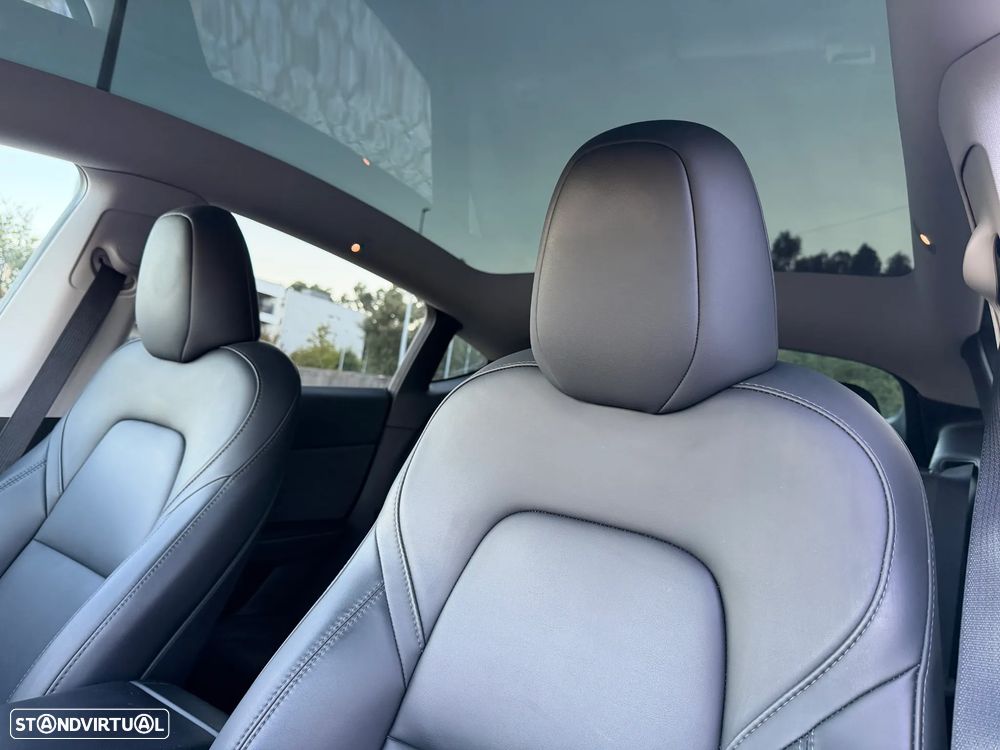 Tesla Model Y RWD - 12
