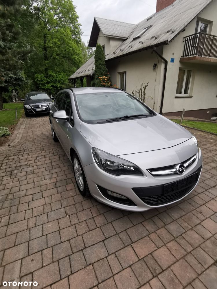 Opel Astra 1.4 Turbo Exklusiv - 1