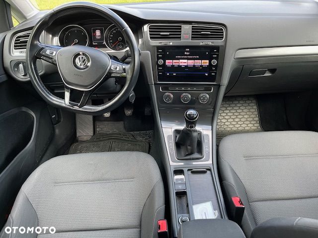 Volkswagen Golf - 9