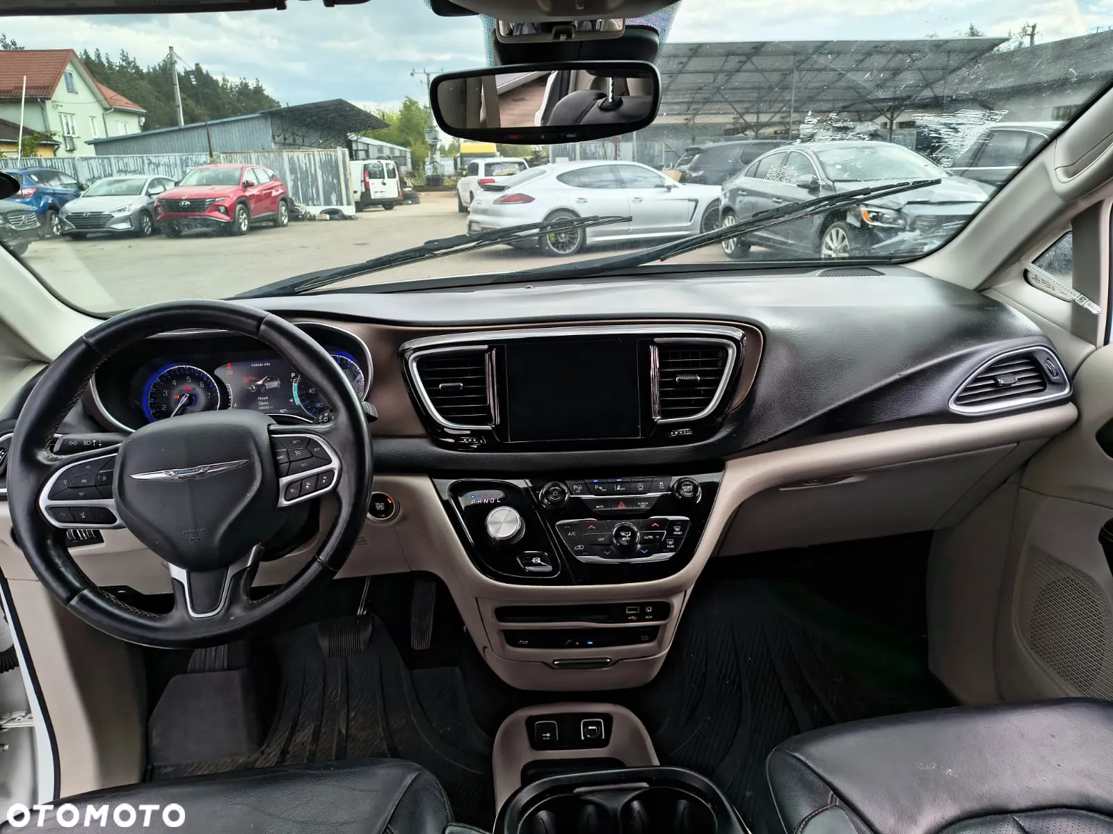Chrysler Pacifica - 15