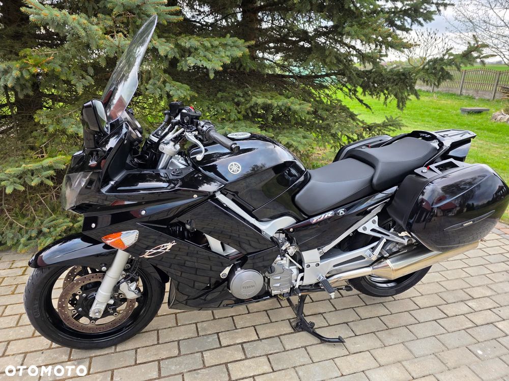 Yamaha FJR - 27