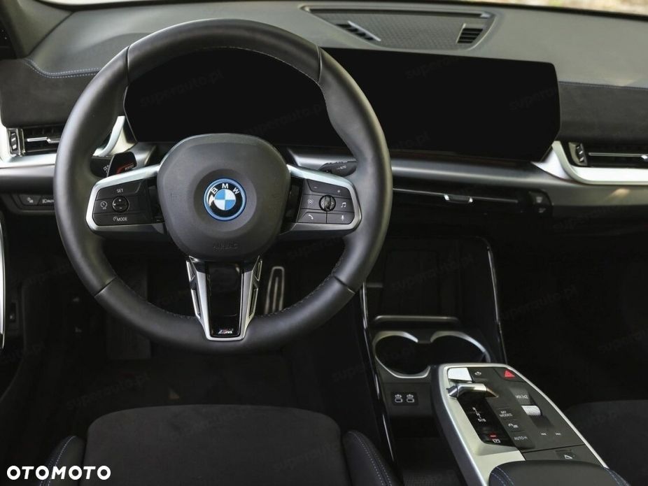BMW iX2 - 9