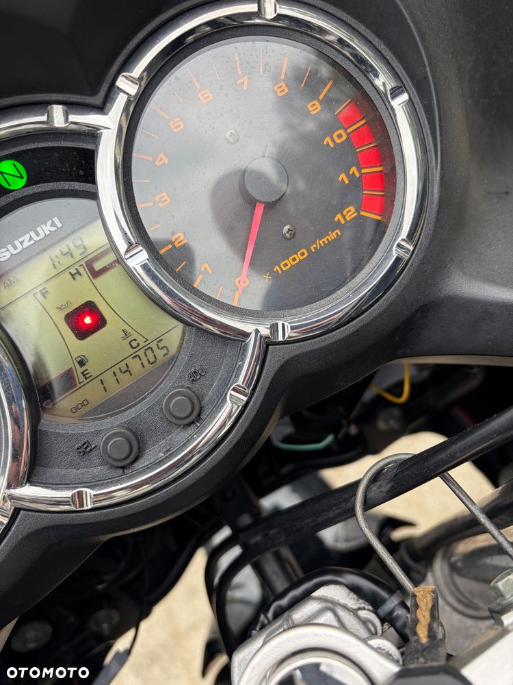 Suzuki V-STROM - 18