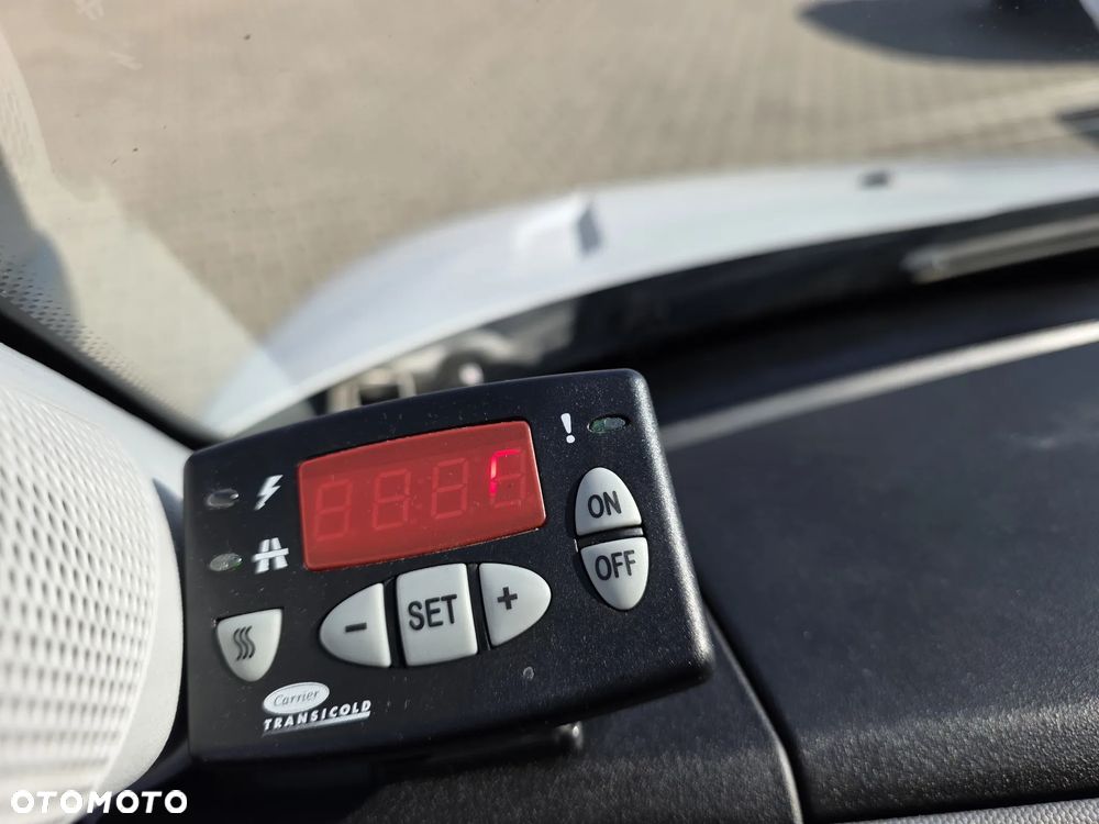 Iveco 50C18 Chłodnia 230V Izoterma 8EP Krajowy Ledy  Agregat Thermo King Xarios 350 - 17