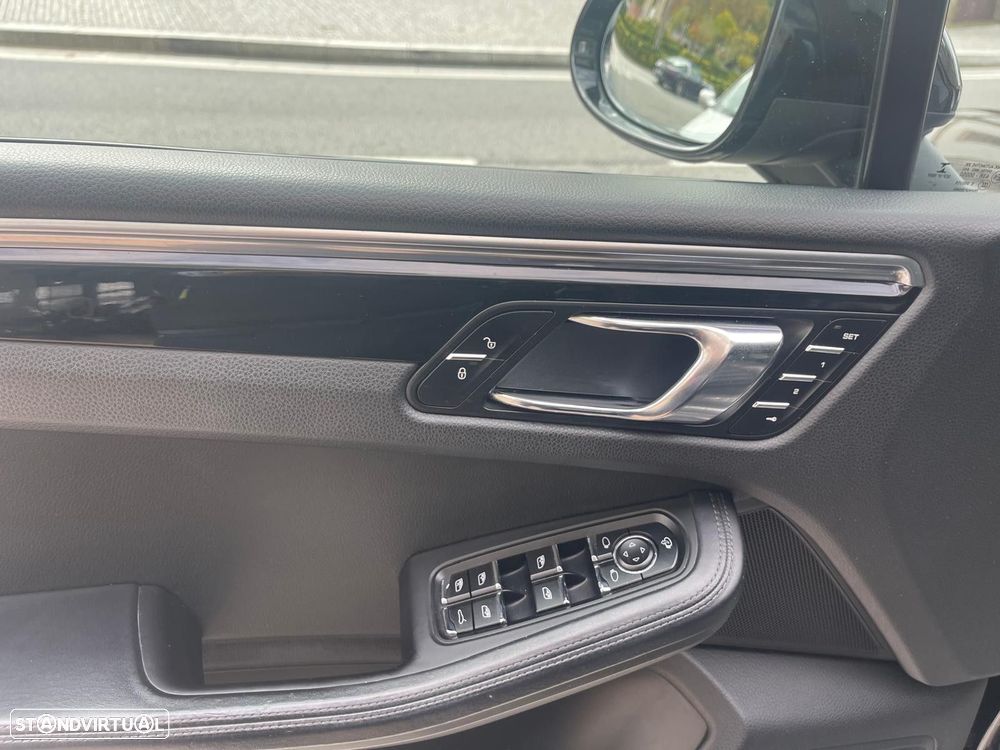 Porsche Macan S - 28