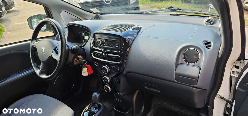 Peugeot iOn Active - 9