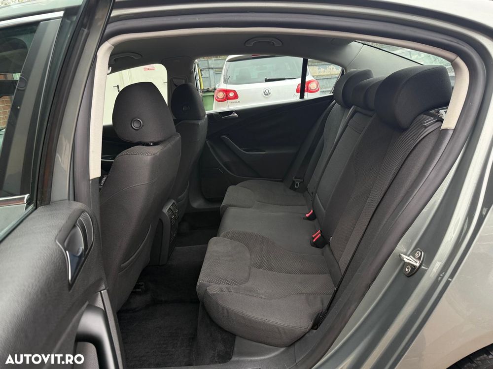 Volkswagen Passat - 10