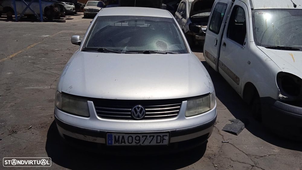 ARTICULAÇÃO LIMPA-VIDROS FRONTAL VOLKSWAGEN PASSAT 2000 -8D1955603A - 2