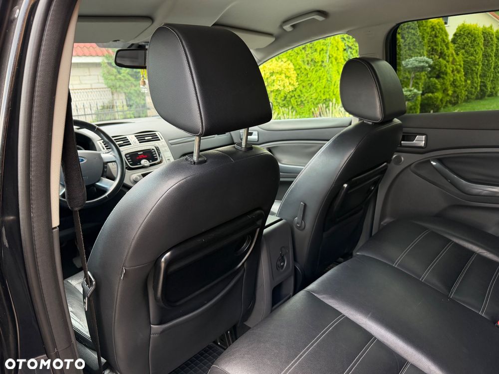 Ford Kuga 2.0 TDCi 2x4 Titanium - 10