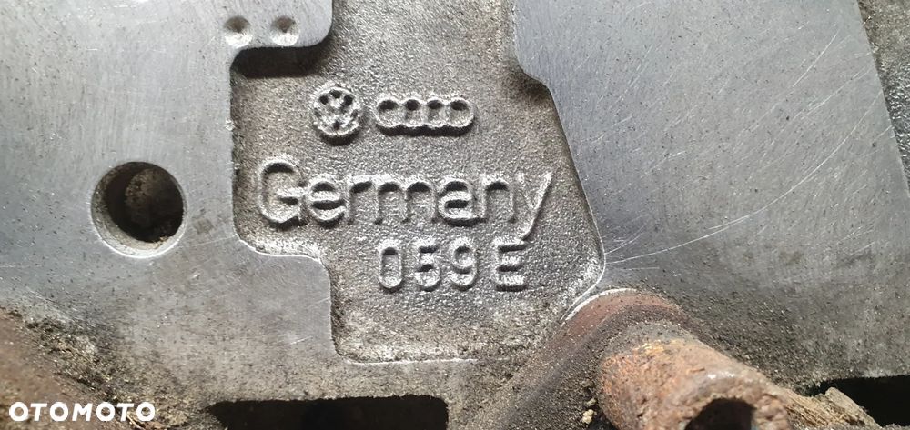Głowica silnika prawa kompletna wałki Audi A6 C5 2.5 TDI - 9
