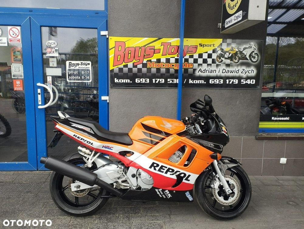 Honda CBR - 12