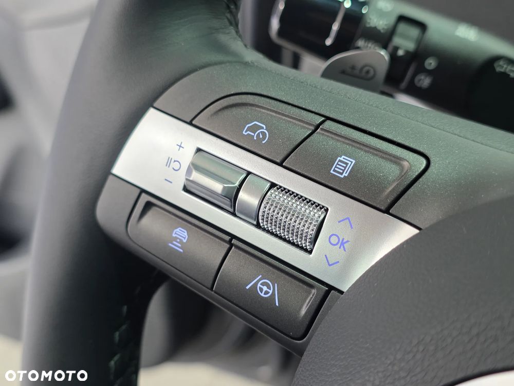 Hyundai Kona 64kWh Executive - 11