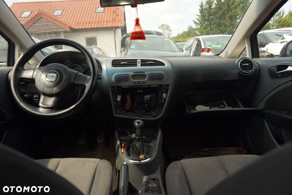 SEAT LEON II 1P1 5D HB 2007 LS7Z 1.6 8V BSE 102KM JHV CZARNY na części - 9