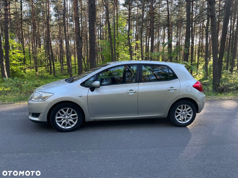 Toyota Auris 2.0 D-4D Premium - 2