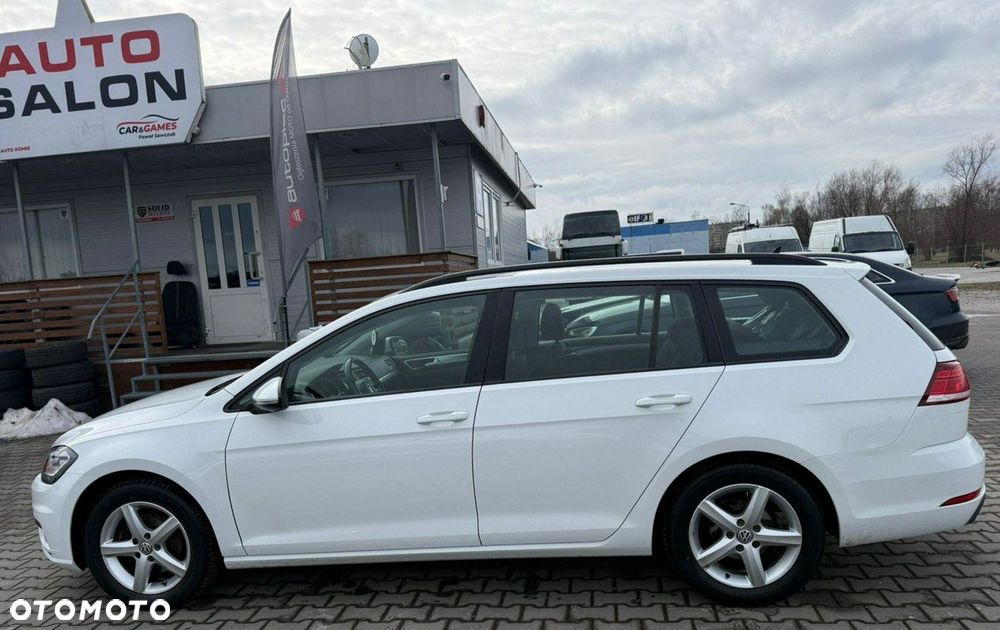 Volkswagen Golf - 10