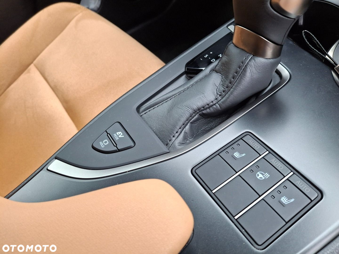Lexus UX - 17