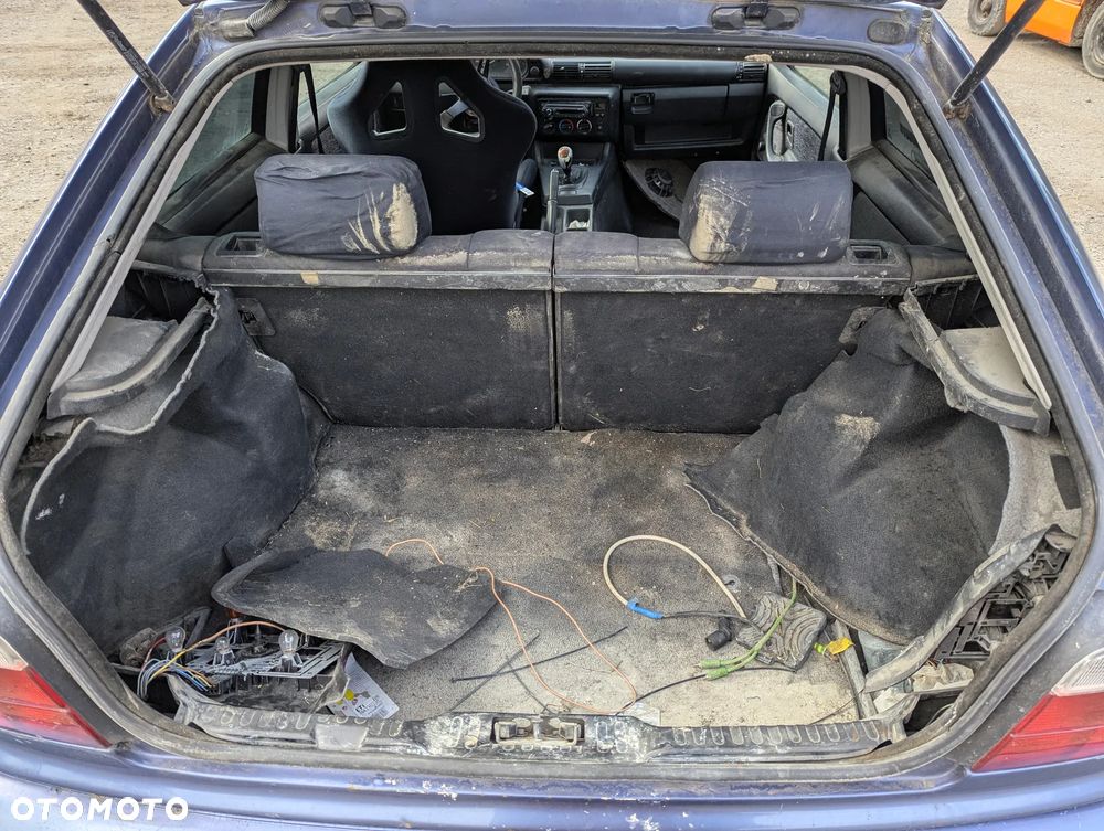 BMW E36 Compact 316i na części - 11