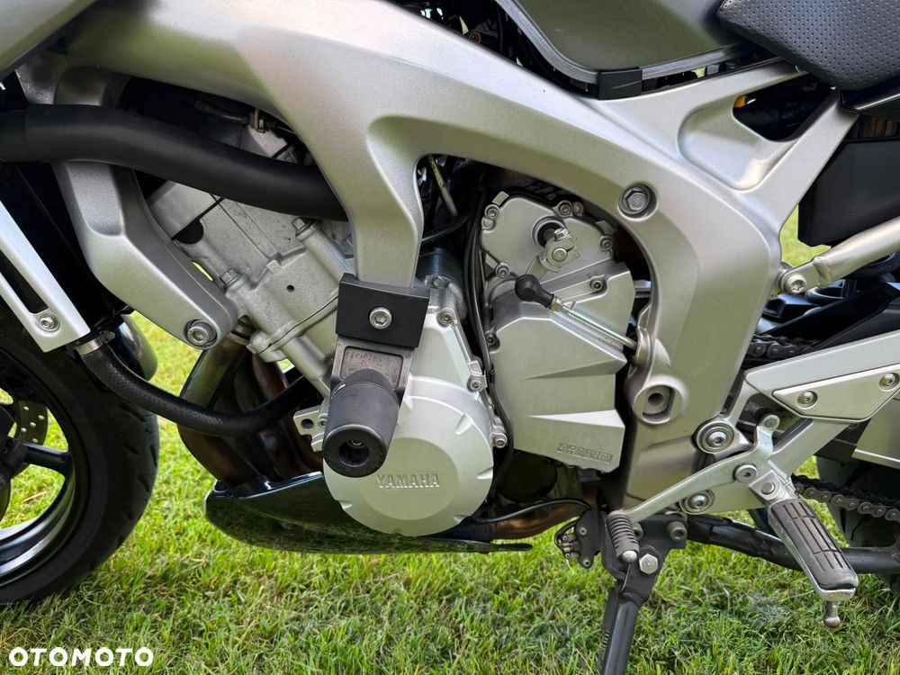 Yamaha FZ6 - 13