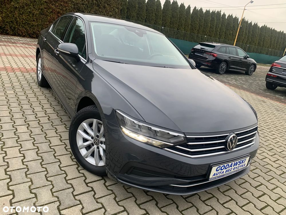 Volkswagen Passat 2.0 TDI EVO Business DSG - 2
