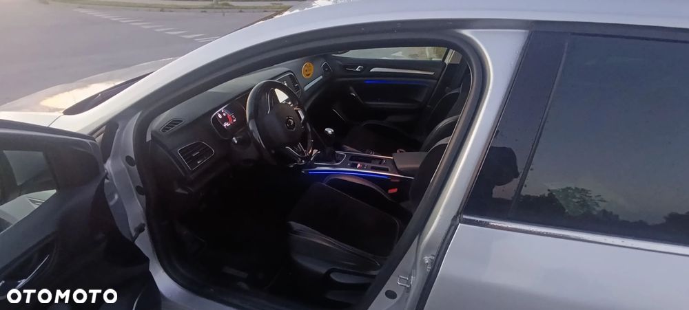 Renault Megane 1.5 Blue dCi Intens - 10