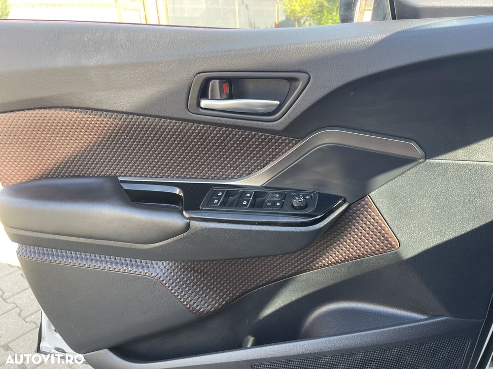 Toyota C-HR - 16