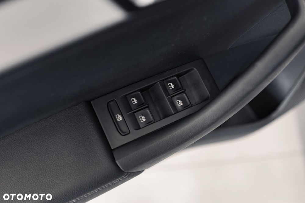 Skoda RAPID 1.0 TSI Ambition - 26