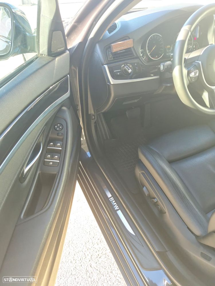 BMW 530 d Pack M Auto - 29