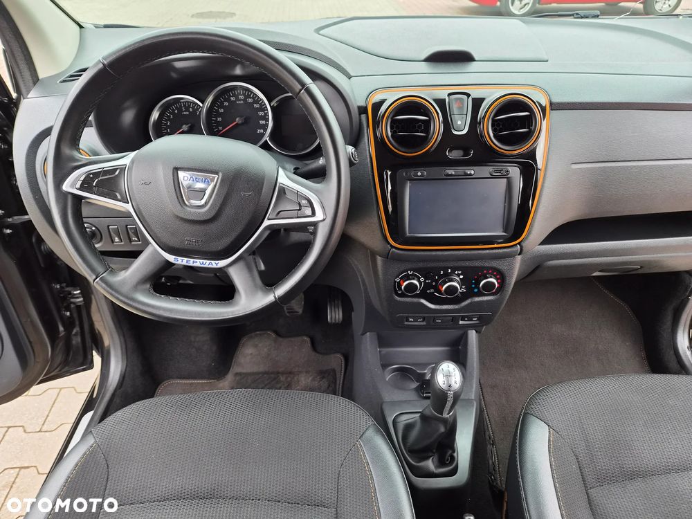 Dacia Lodgy SCe 100 Stepway - 17