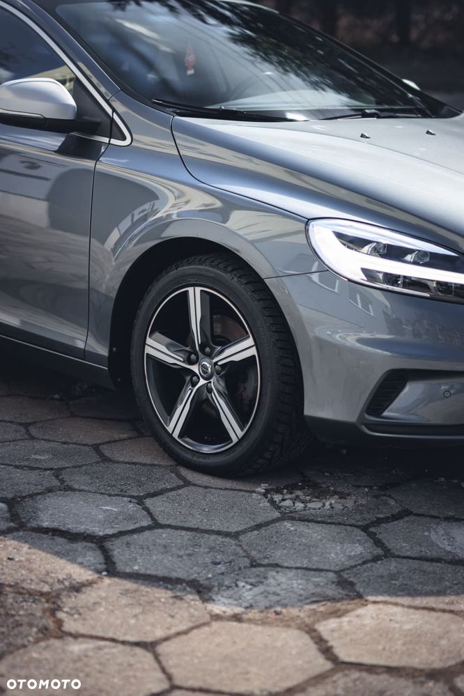 Volvo V40 T3 Drive-E R-Design Momentum - 13